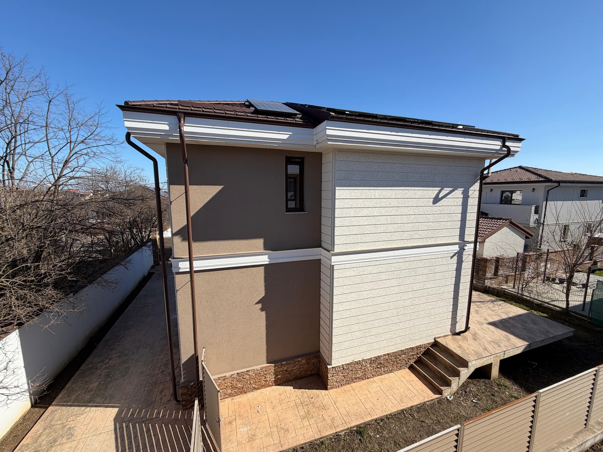 Vilă Sya Green Villas cu panouri fotovoltaice